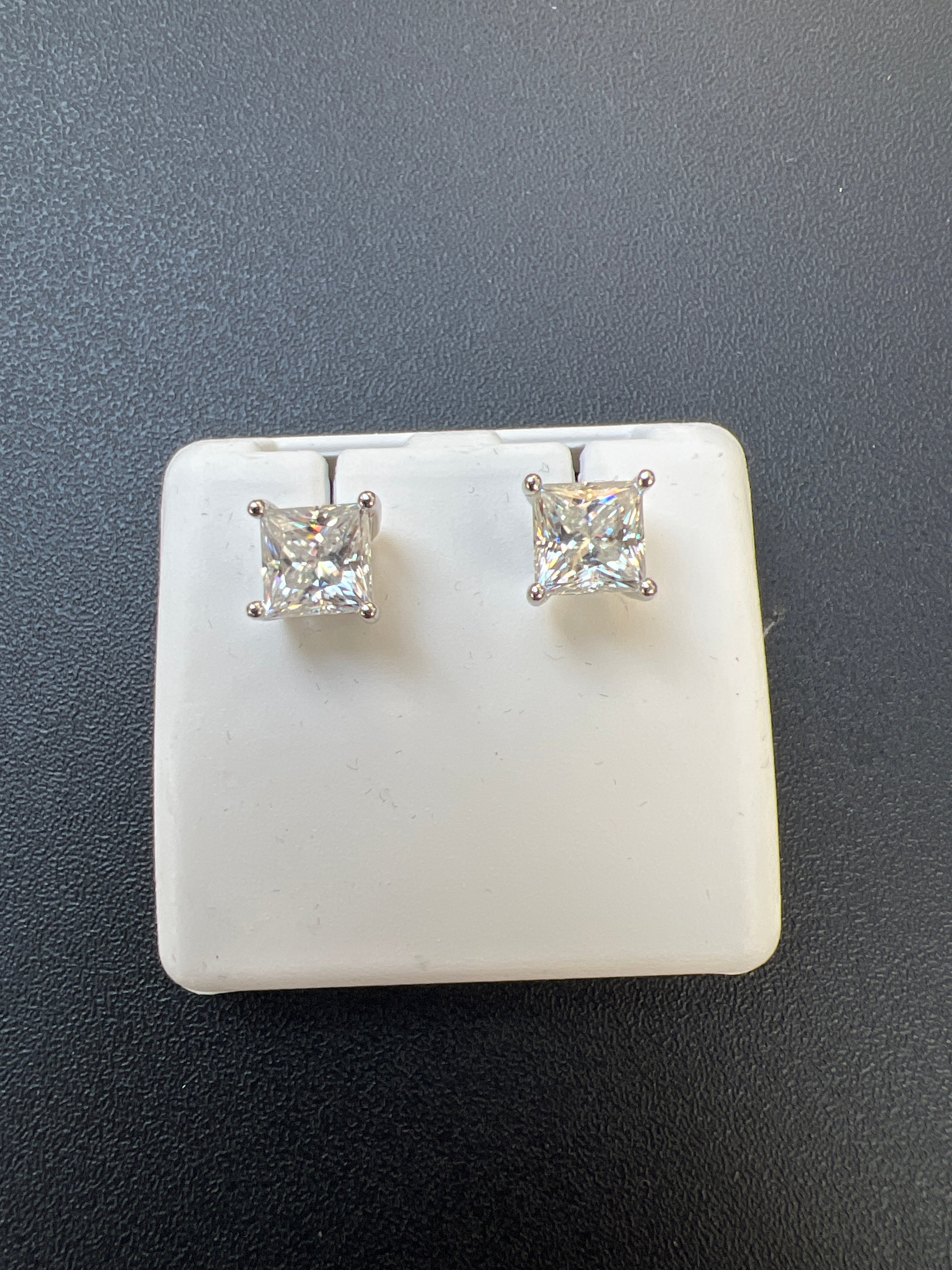 2.00 TWT Silver Moissanite Earrings