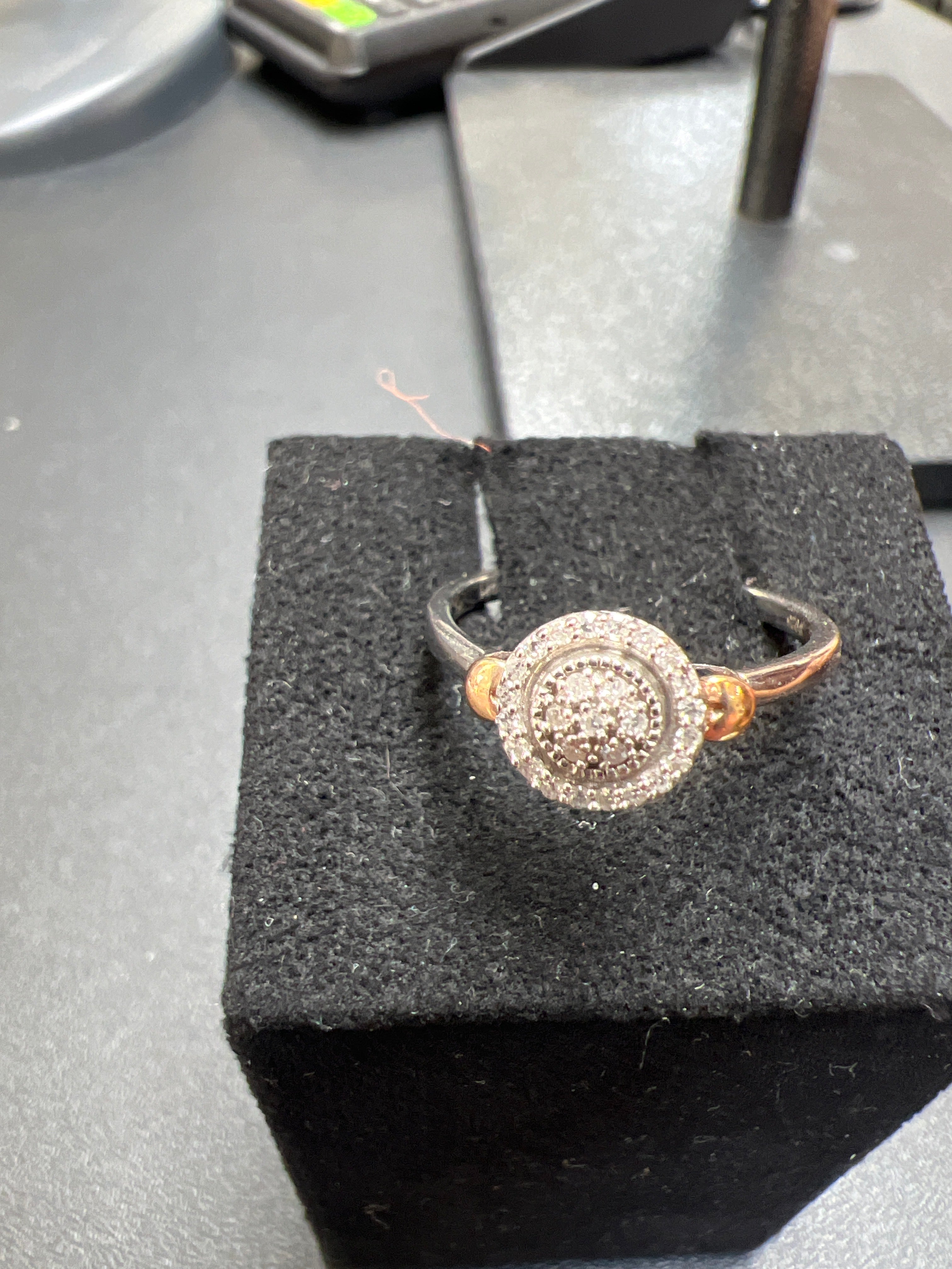 Silver ring with ND